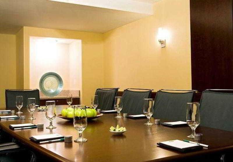 Courtyard By Marriott Boston 3*